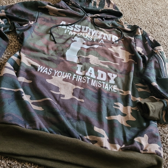 Gun Lover 2nd Amendment Hoodie - Ladies Small - Camo Pullover Sweater - Picture 4 of 5